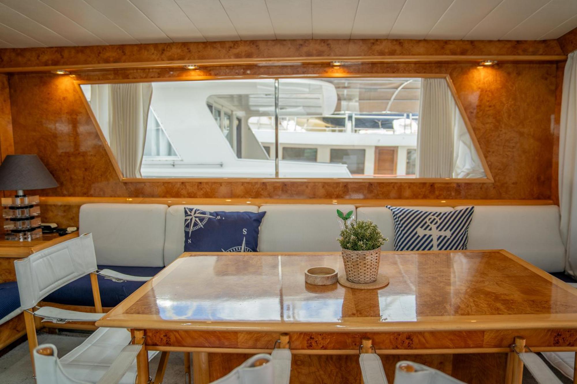 Aloha Boat Botel